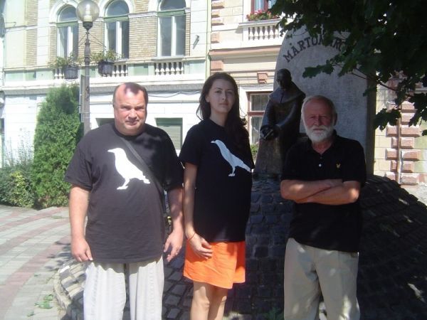 Cella Dan: Reliefuri din Târgu Secuiesc (1) - Sculptorul Vetró András