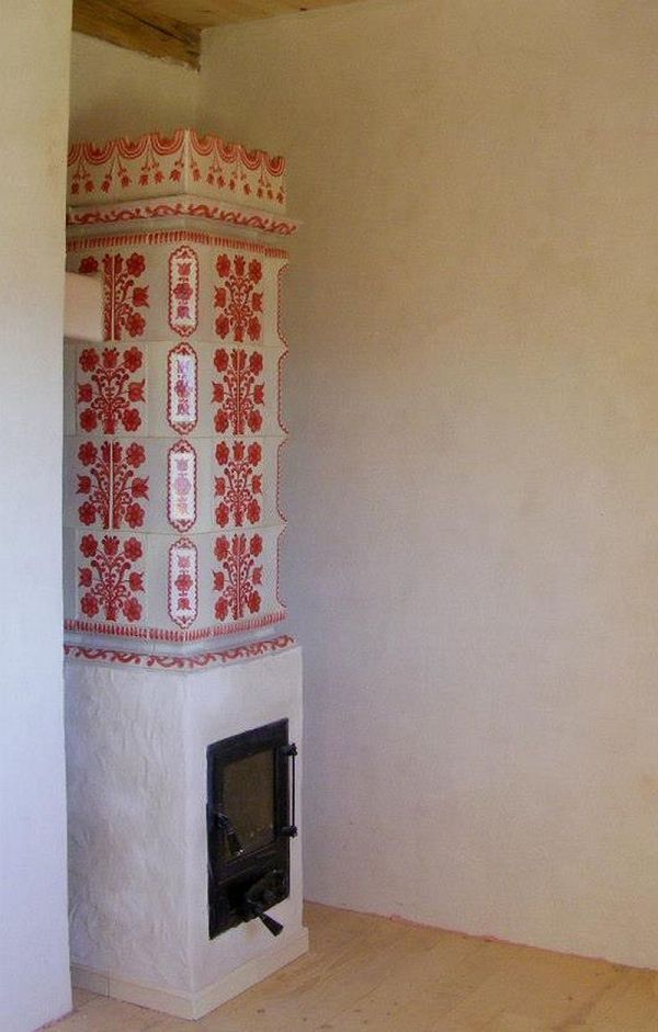 Dan Cella:Reliefuri din Târgu Secuiesc (2) - László Károly şi tunelul de timp al cahlelor