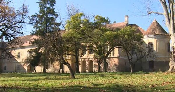 Szabó Csaba: Castelul din Gilău care mereu se întoarce